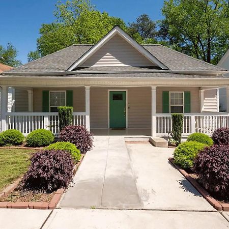 Modern 3-Bedroom, Big Fence Yard, Pets Stay Free Durham Exterior foto