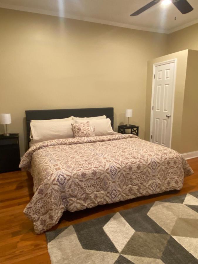 Modern 3-Bedroom, Big Fence Yard, Pets Stay Free Durham Exterior foto