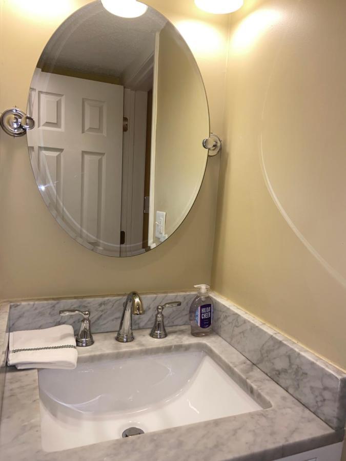 Modern 3-Bedroom, Big Fence Yard, Pets Stay Free Durham Exterior foto