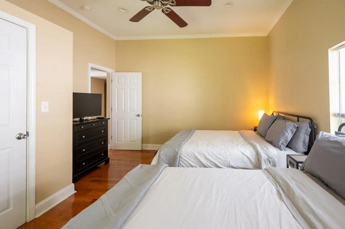 Modern 3-Bedroom, Big Fence Yard, Pets Stay Free Durham Exterior foto